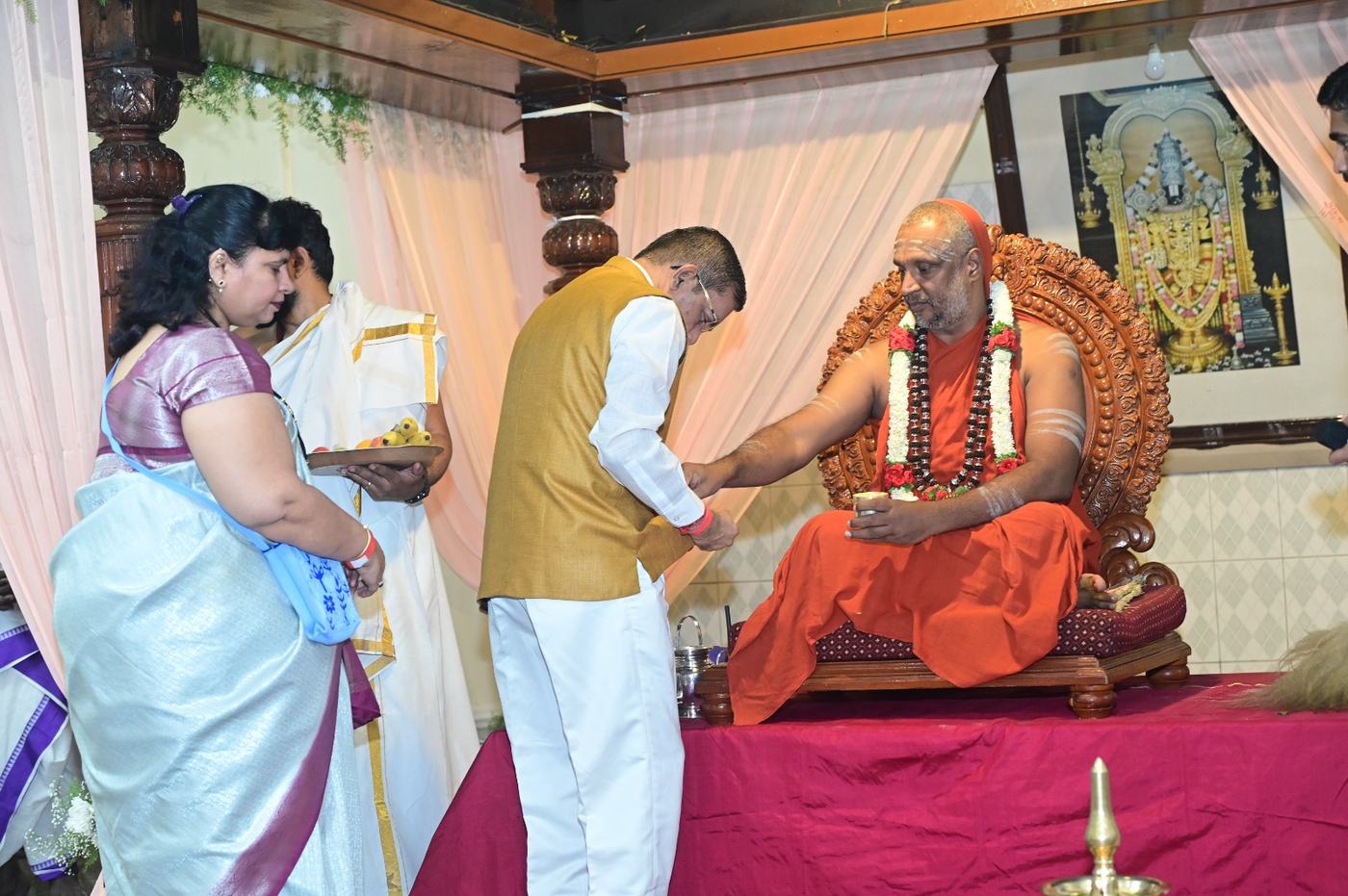 Justice Hanchate Sanjeevkumar at the Guru Purnima Mahotsava
